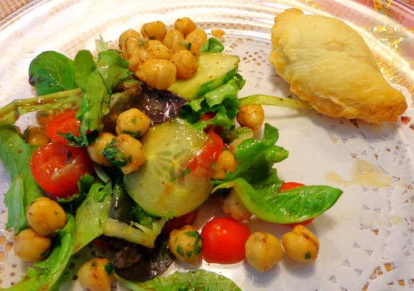 Lady MH's chaat salad and Lady Henni's samosa