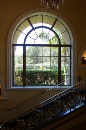 Beautiful arch windows that let in natural light
